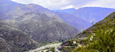 Une vue des montagnes et de la vallée en Colombie.